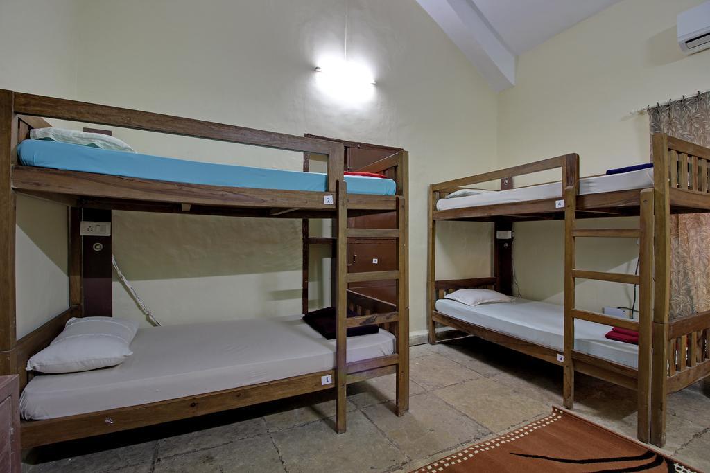 Zostel Goa Hostel Calangute Exterior photo